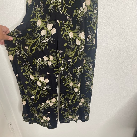 Reformation floral jumpsuit size 8 - Picture 9 of 10